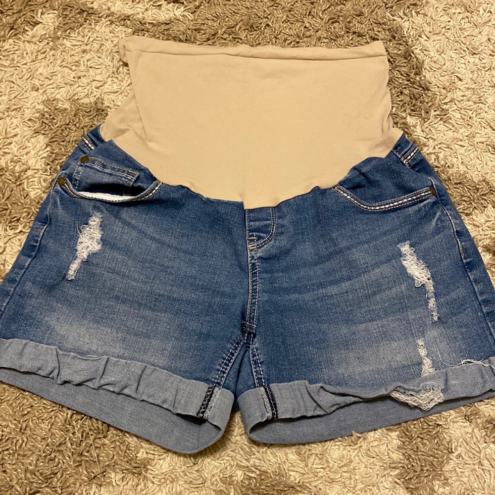 Maternity Jean shorts. Size M. $18